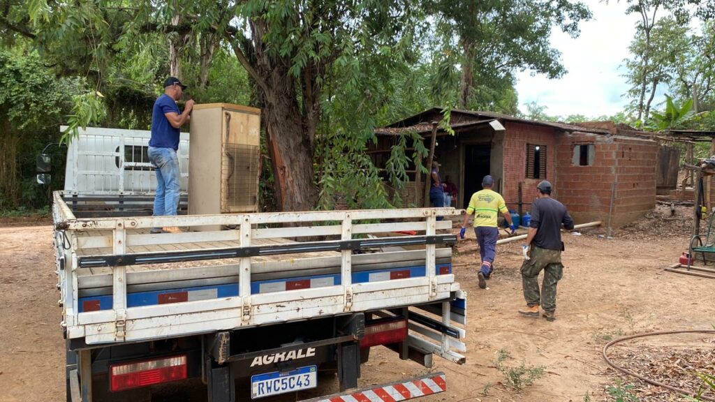 Após entrega de novas moradias, famílias da região do Aterro são removidas e barracos demolidos