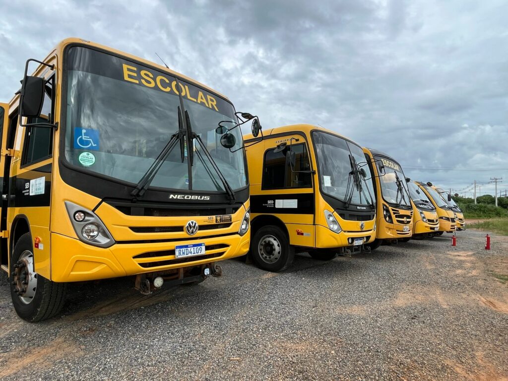 Ônibus escolares recebem vistoria para volta às aulas